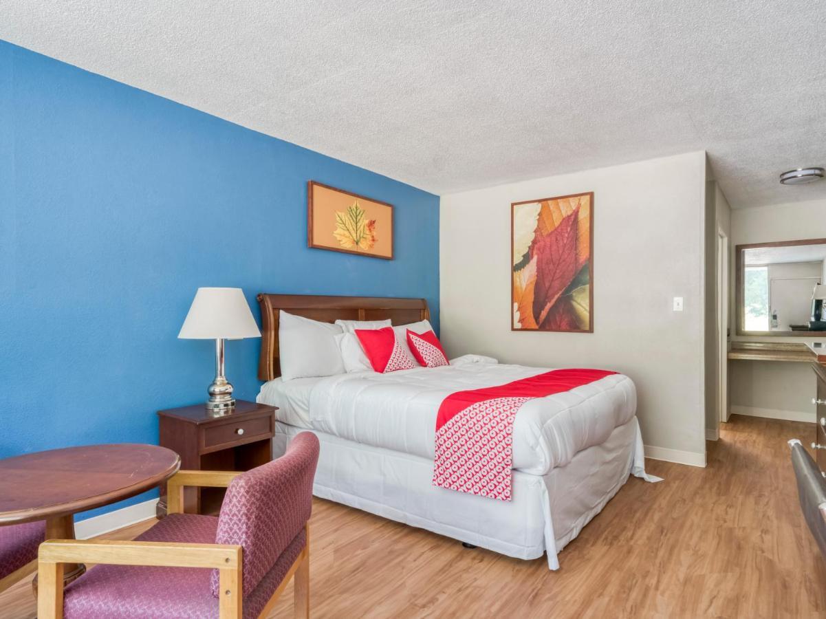 Oyo Hotel Battleboro Ngoại thất bức ảnh