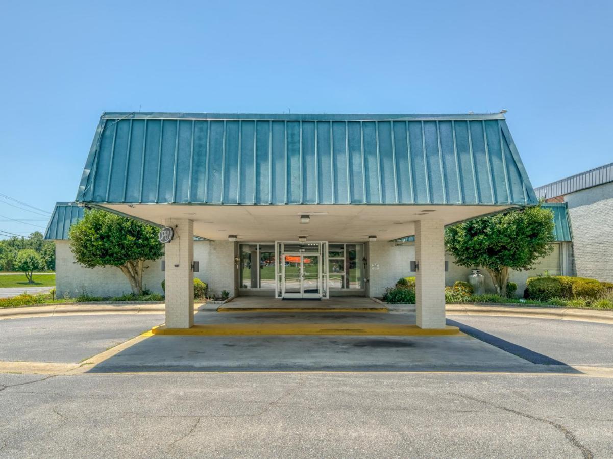 Oyo Hotel Battleboro Ngoại thất bức ảnh