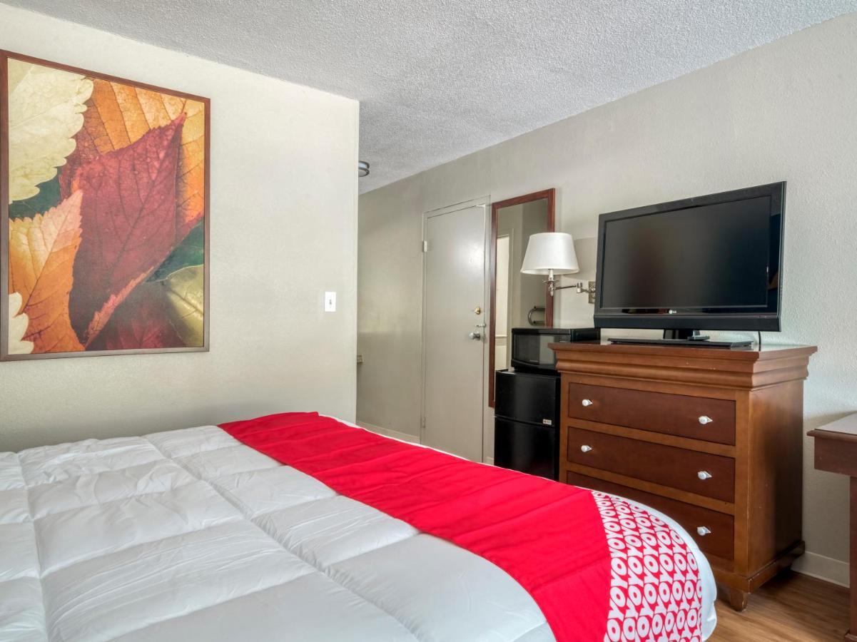 Oyo Hotel Battleboro Ngoại thất bức ảnh