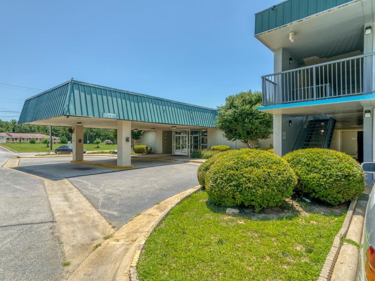 Oyo Hotel Battleboro Ngoại thất bức ảnh